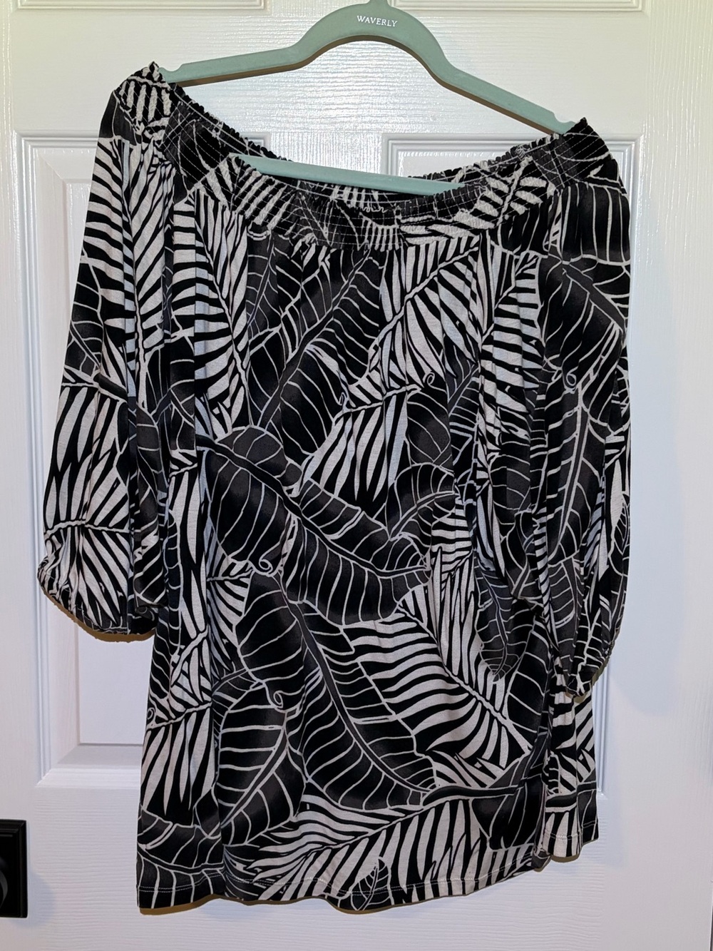 Margaritaville Black & White Palm Leaf Print Off The Shoulder Top.  Size XXL